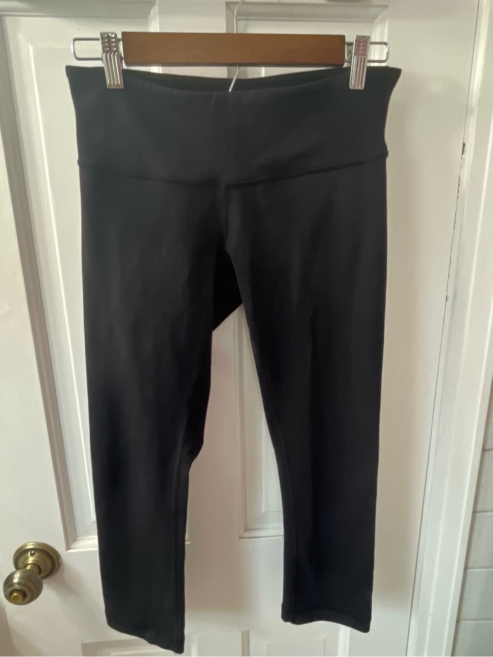 Lululemon Wunder Under Crop Leggings. Black, Size 6